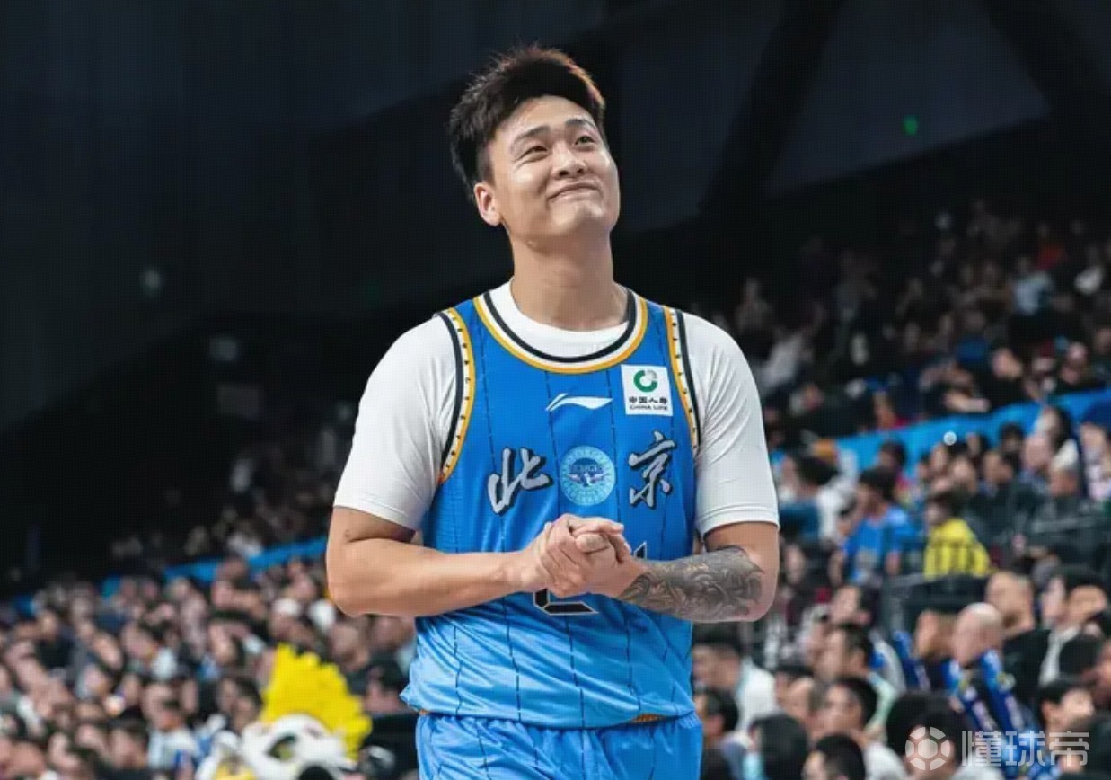 网传赵睿怒怼新疆球迷：新疆人民没有主观思想；回去打馕吧